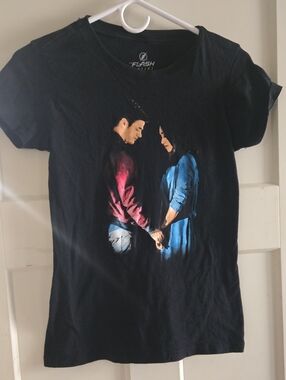The Flash Tshirt Sz XS with Barry And Iris